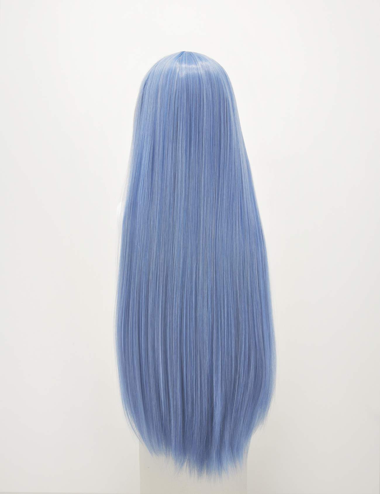 PERRUQUE COURTE BLEUE AVEC FRANGE