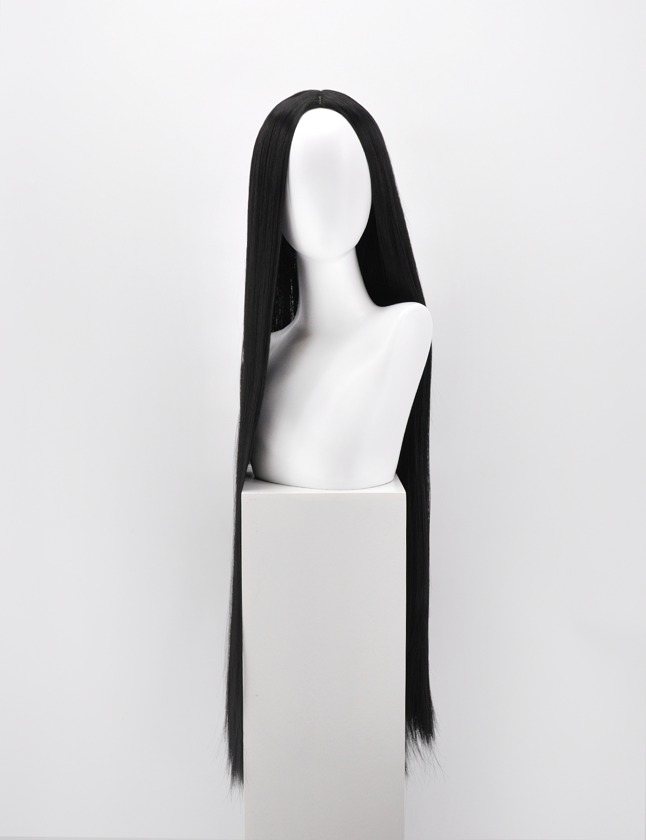PERRUQUE NOIRE EXTRA LONGUE SANS FRANGE