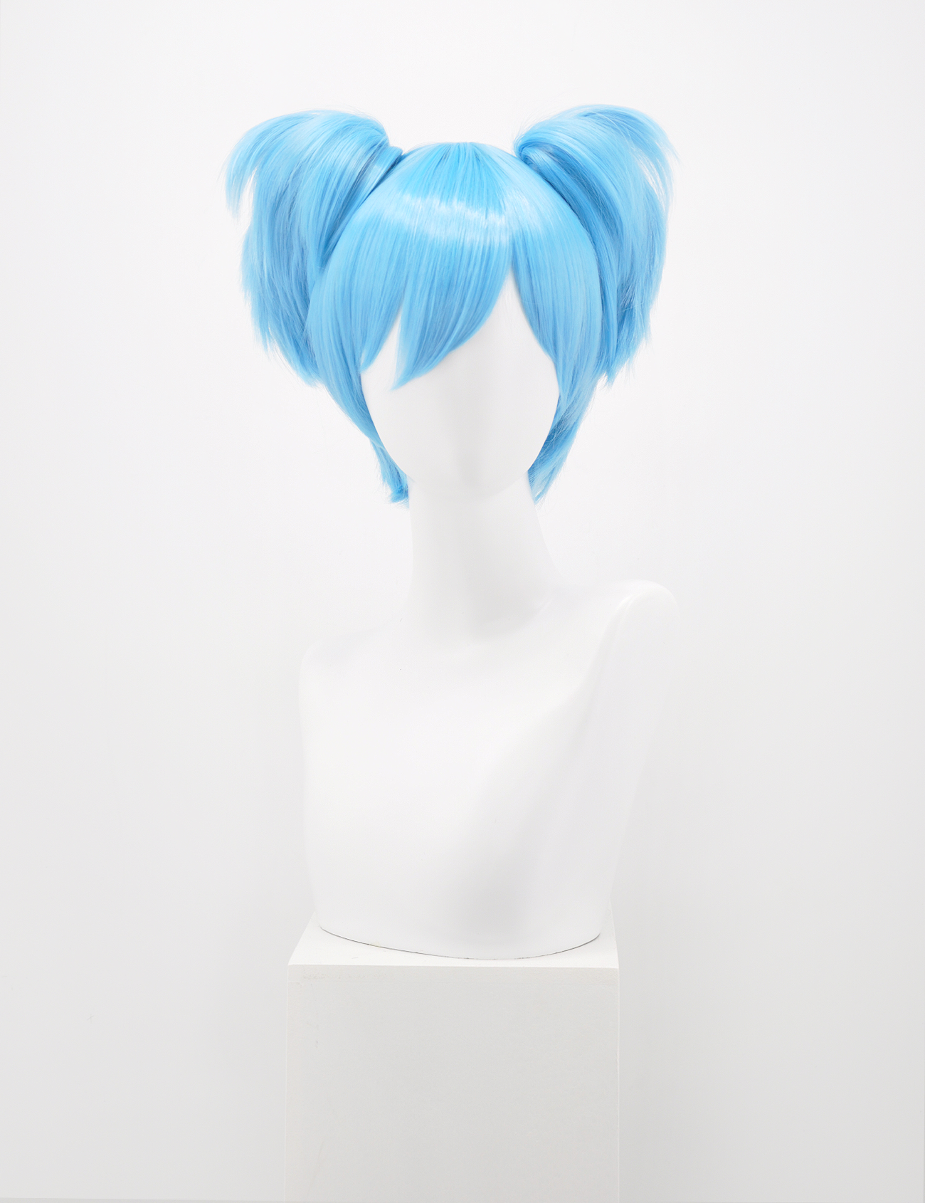 KURZE BLAUE PERÜCKE MIT PONYTAILS