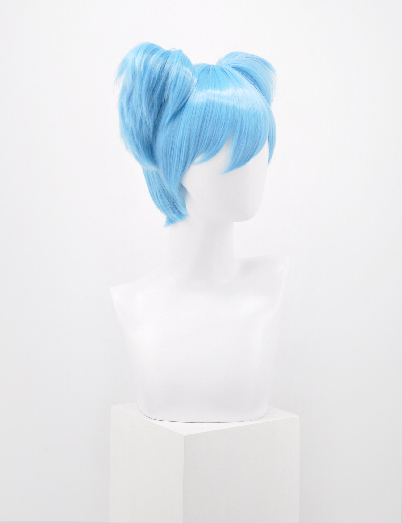 KURZE BLAUE PERÜCKE MIT PONYTAILS