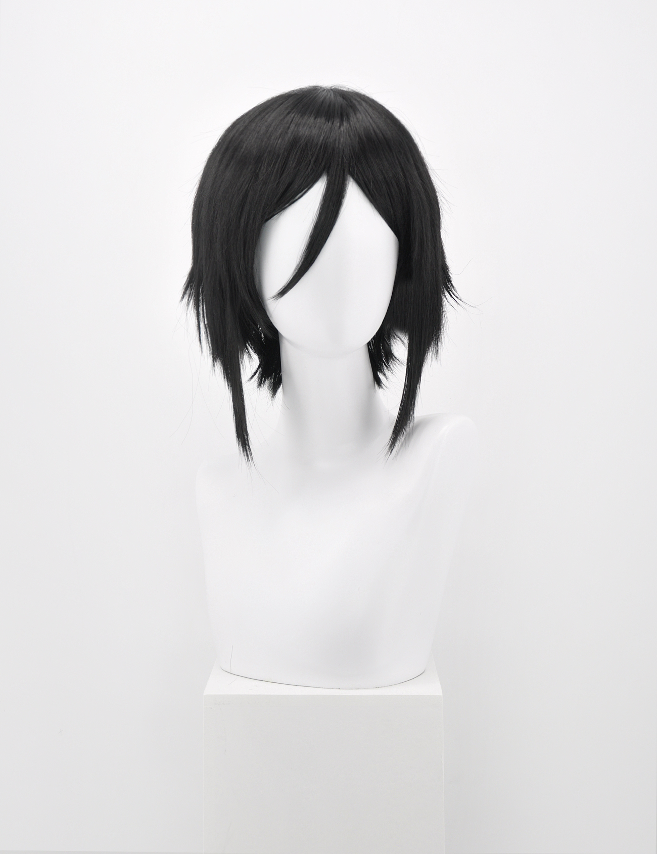 SHORT BLACK WIG