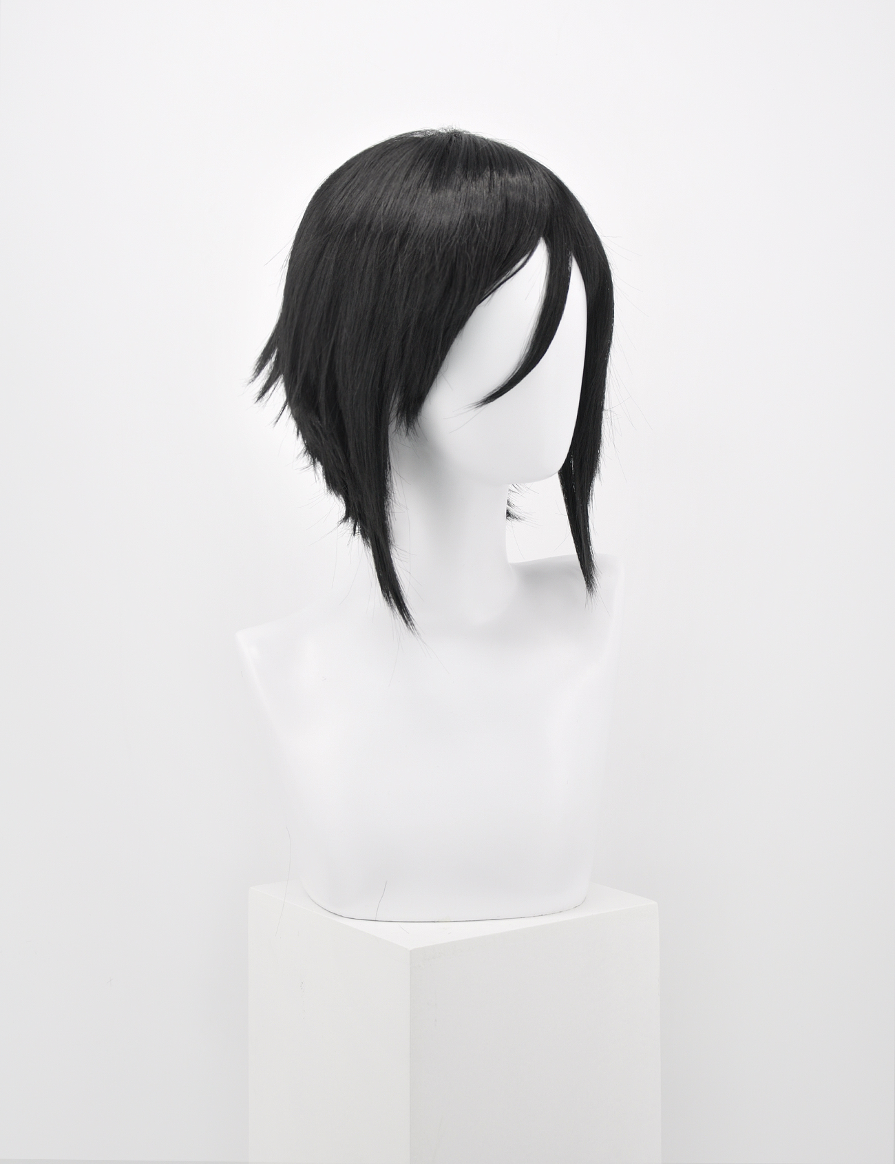 SHORT BLACK WIG