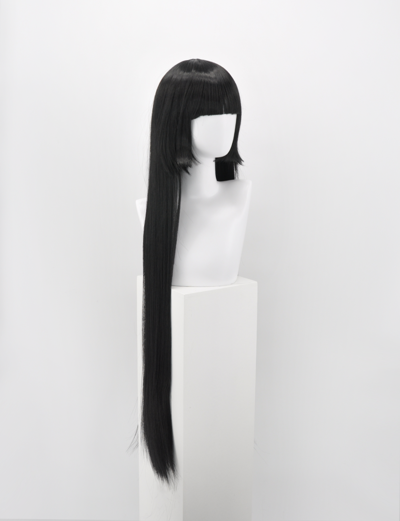 BLACK EXTRA LONG WITH WITH BLUNT FRINGE