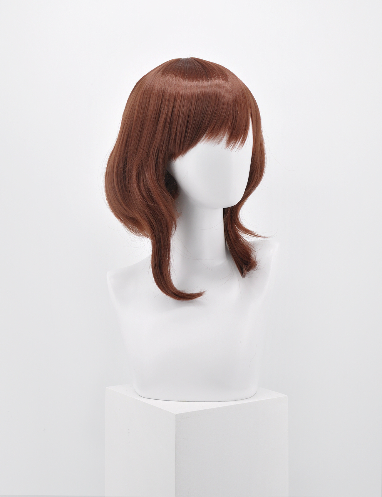 SHORT BROWN WIG