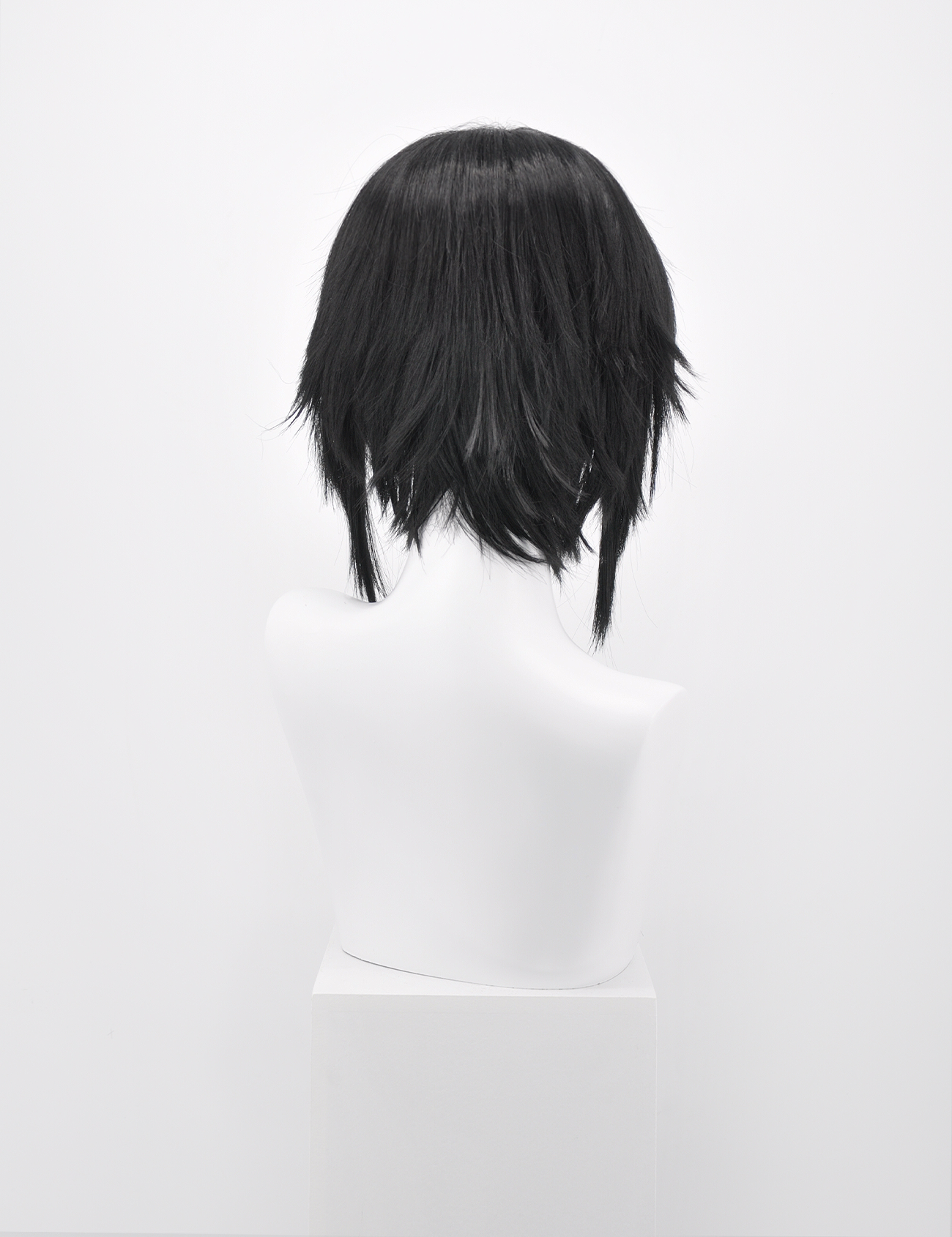 SHORT BLACK WIG