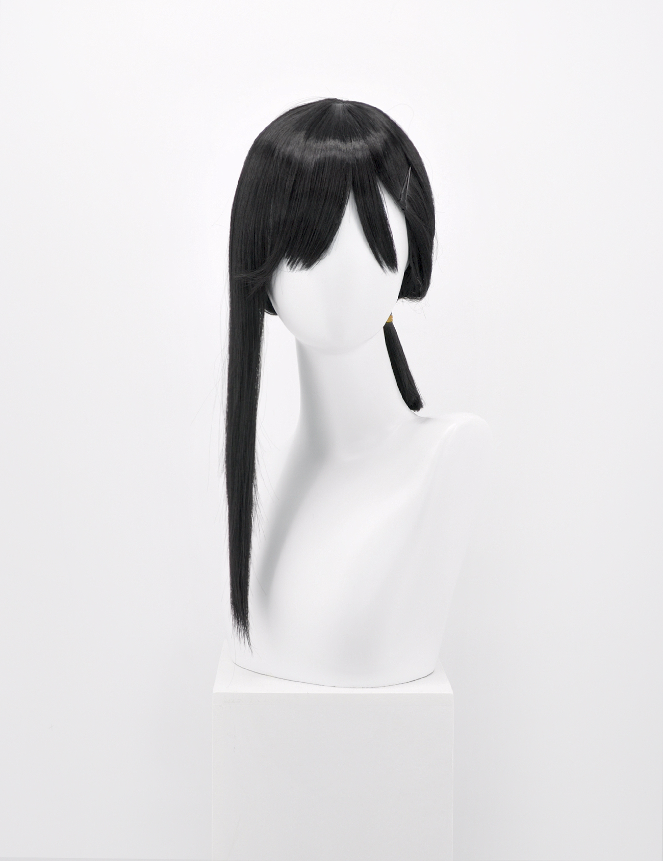 BLACK WIG WITH LOW PONY