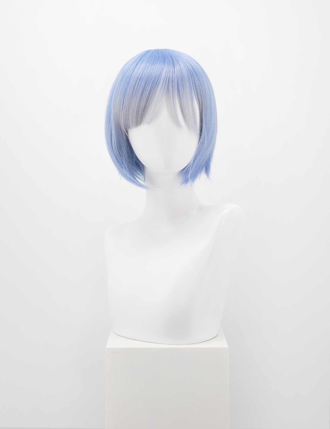 SHORT BLUE WIG WITH FRINGE