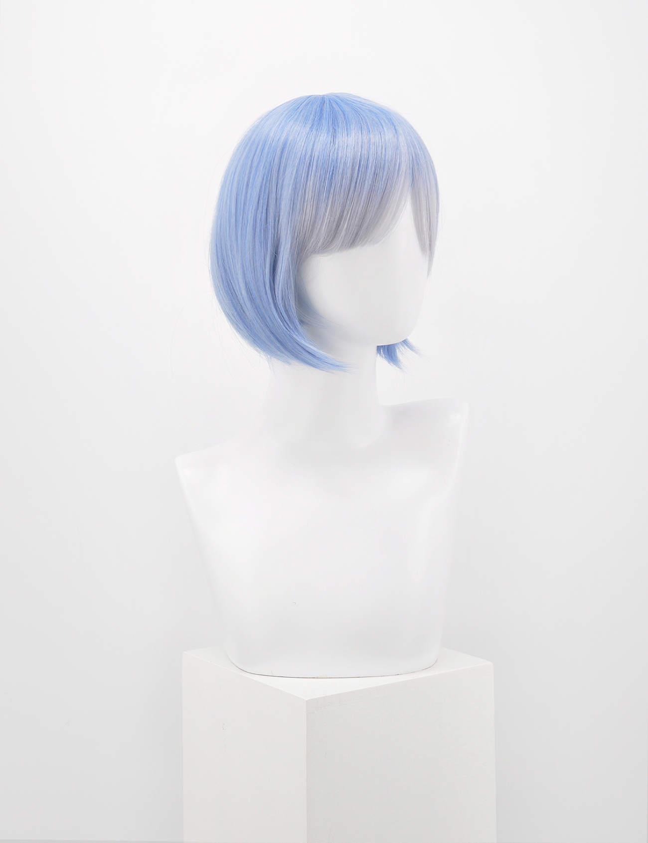 SHORT BLUE WIG WITH FRINGE