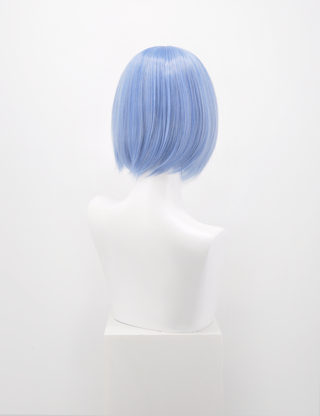 SHORT BLUE WIG WITH FRINGE