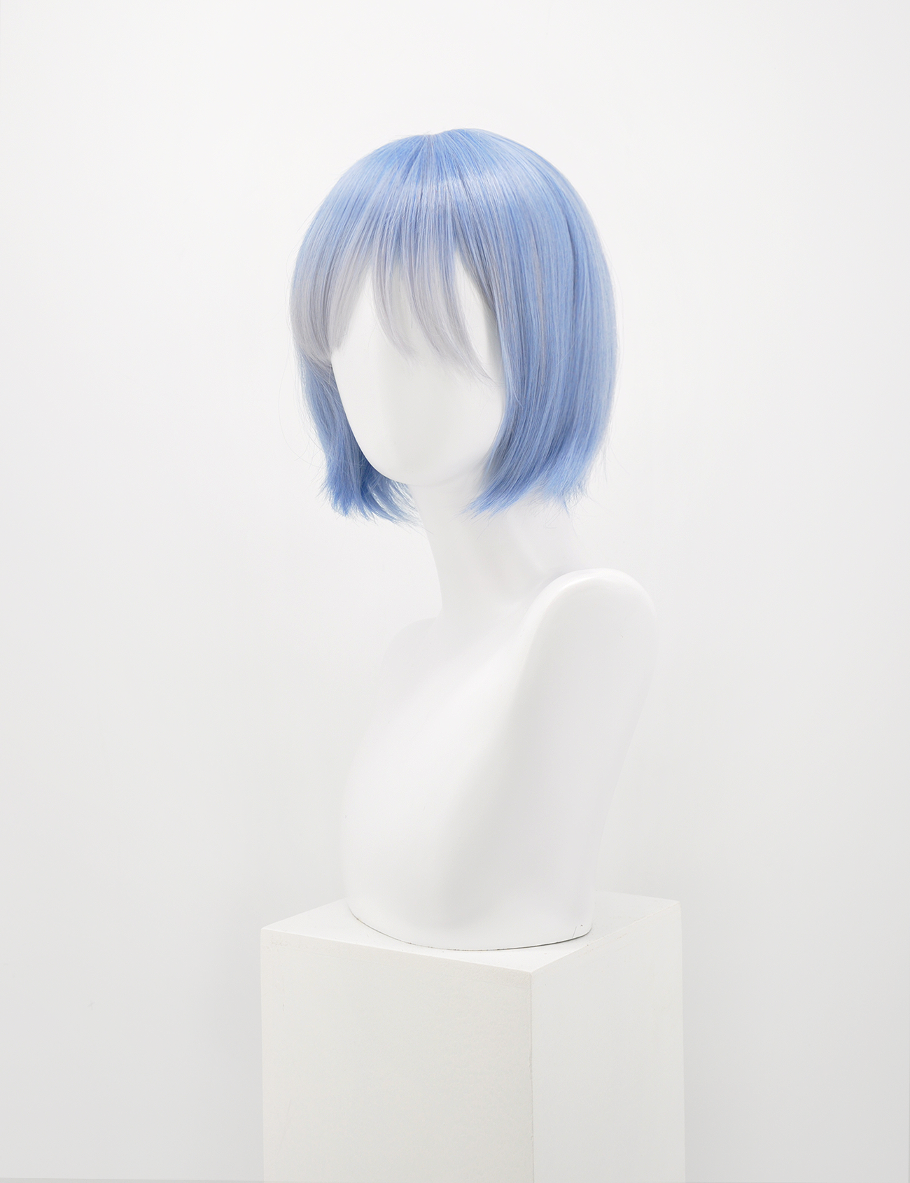 SHORT BLUE WIG WITH FRINGE