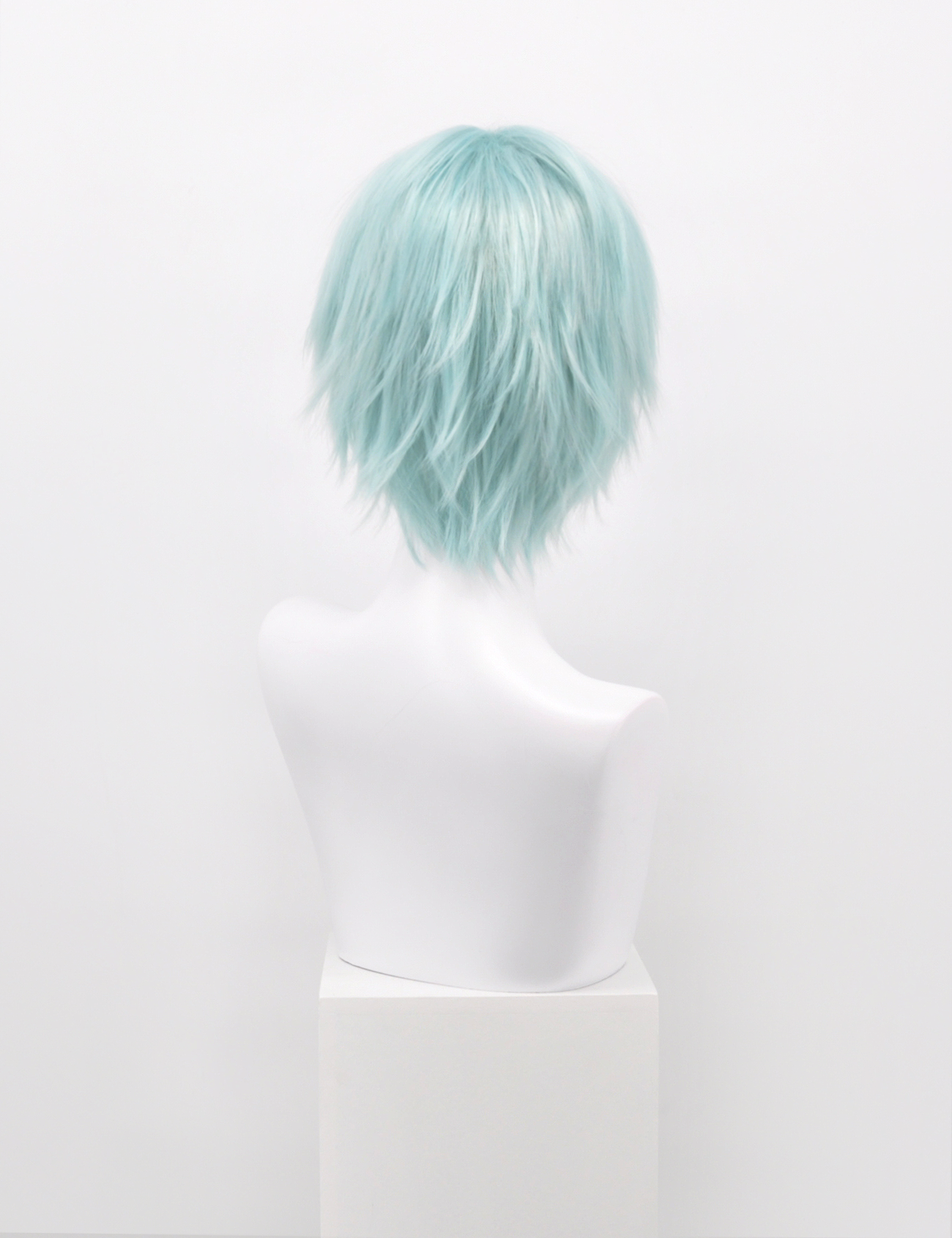 SHORT AQUA HAIR