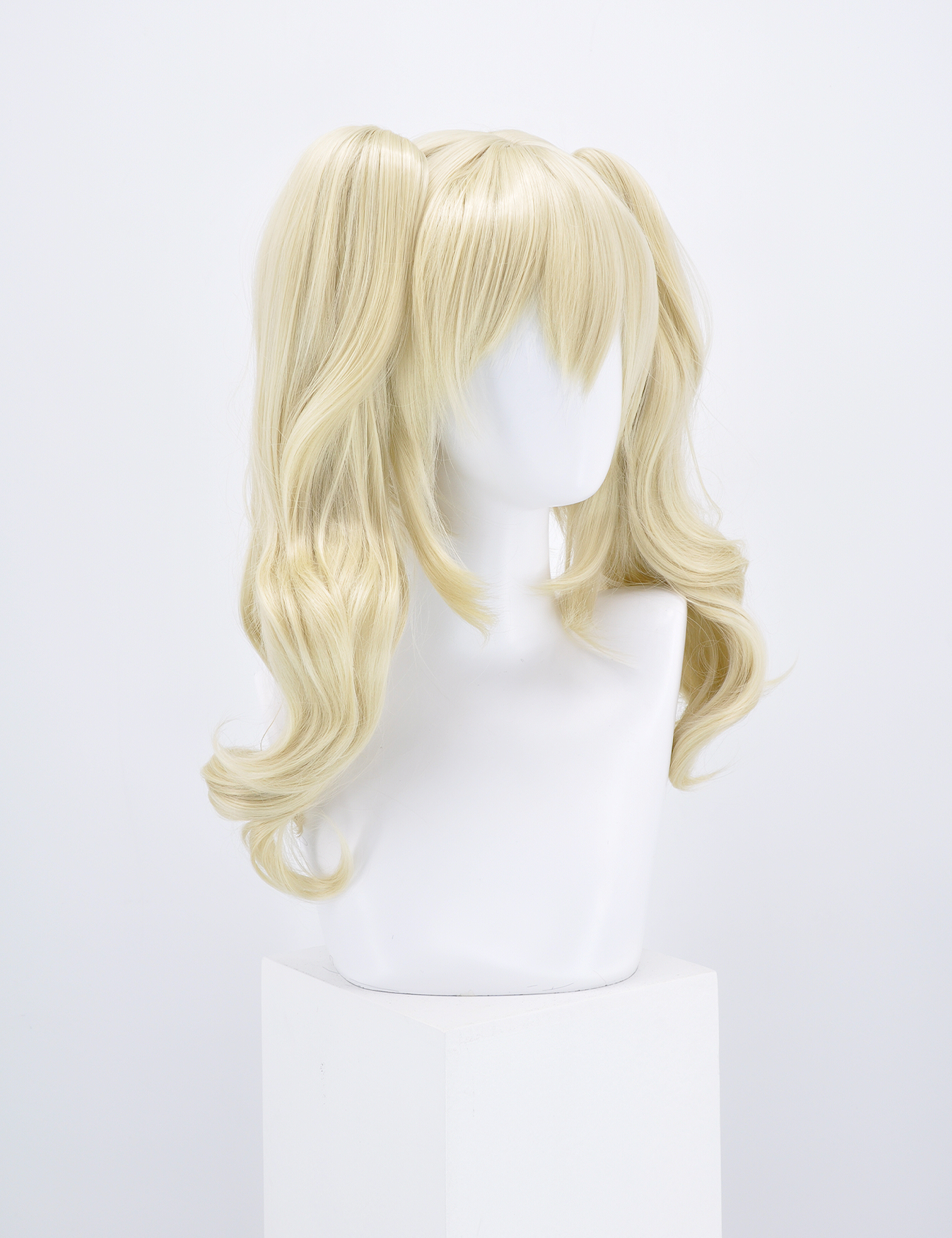 BLOND WIG WITH PONIES