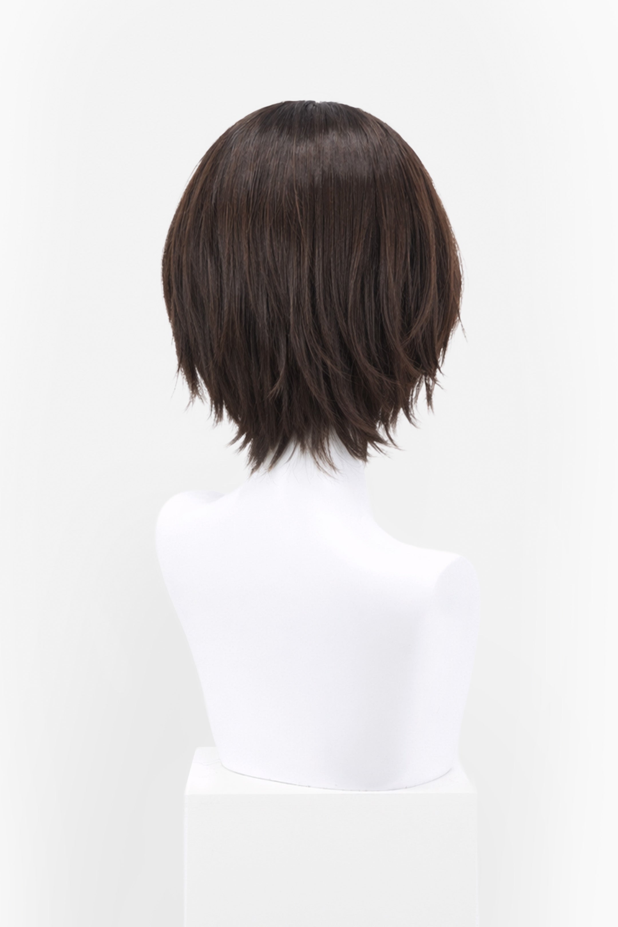 SHORT BROWN WIG
