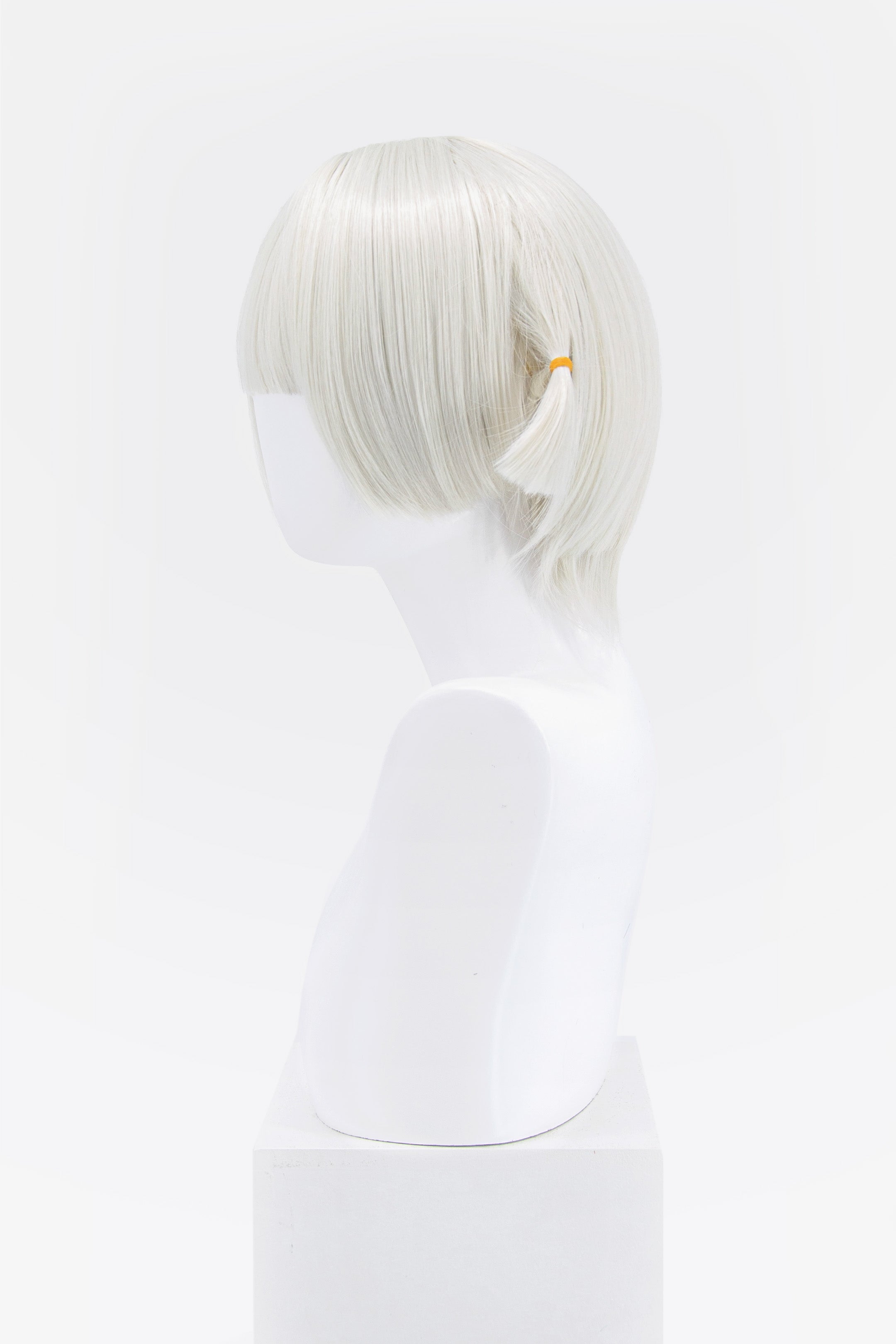 SHORT WHITE WIG